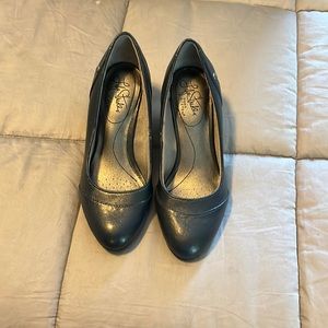 Blue life stride size 5